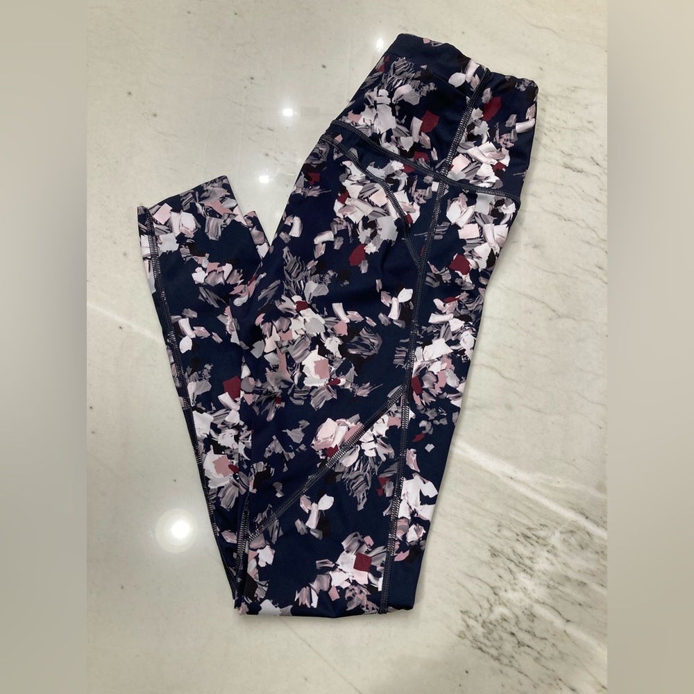 Athleta Midnight Bloom 7/8 Sizs XS